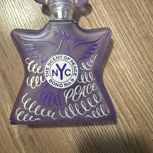 Bond No. 9 New York The Scent of Peace - Lavender and White